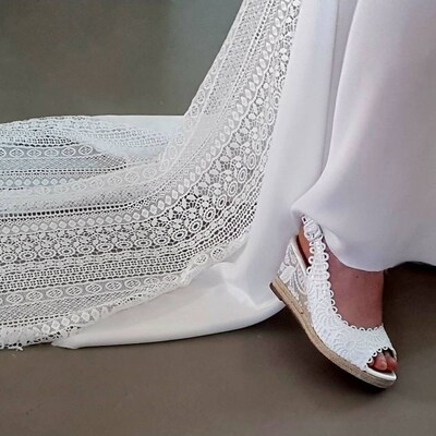 lace bridal shoes