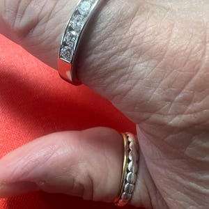 10kt White Gold Mens Round Diamond Channel-set Wedding Anniversary Band Ring 1/1