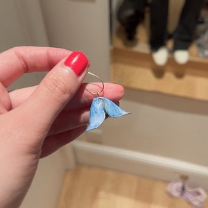 VICKY added a photo of their purchase
