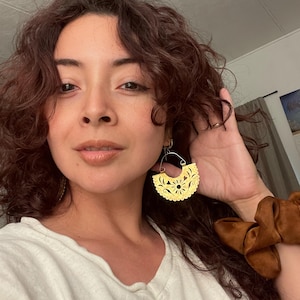 Leticia added a photo of their purchase