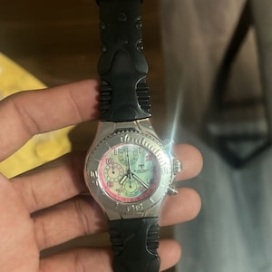 Carlos added a photo of their purchase