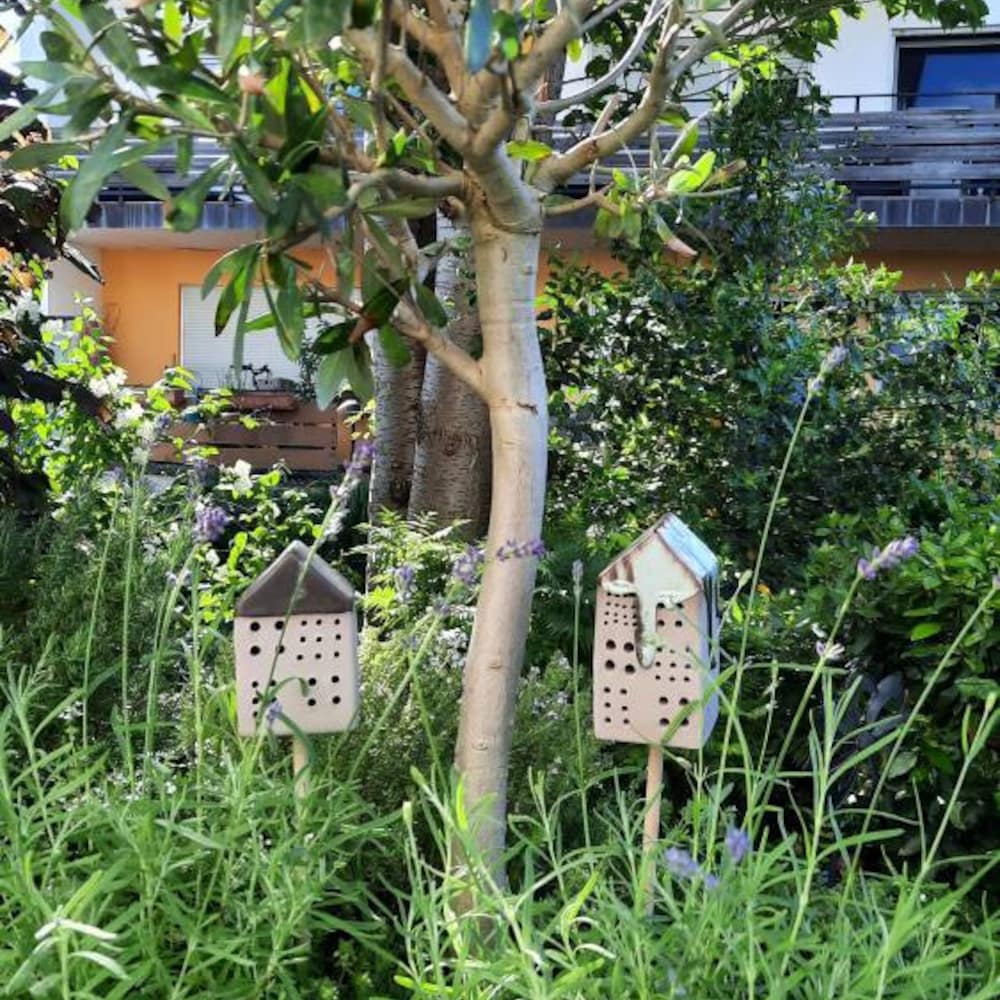 Bienensteinhaus groß mintgepunktet