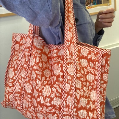 Red - Handcrafted Quilted Cotton Hand Bag 09 main image 0