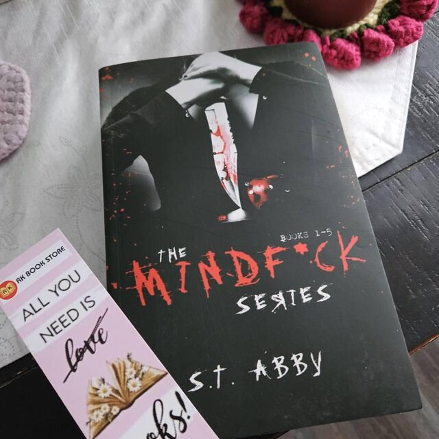 Mindf*ck by S.T. Abby: Sprayed Edges
