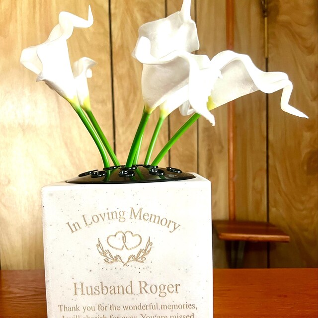 Vaso Commemorativo In Metallo Per Cimitero Con Punta, Porta Fiori Con Scritta 'Loving Memory', Regalo Funerario, Resistente Alle Intemperie - copertina