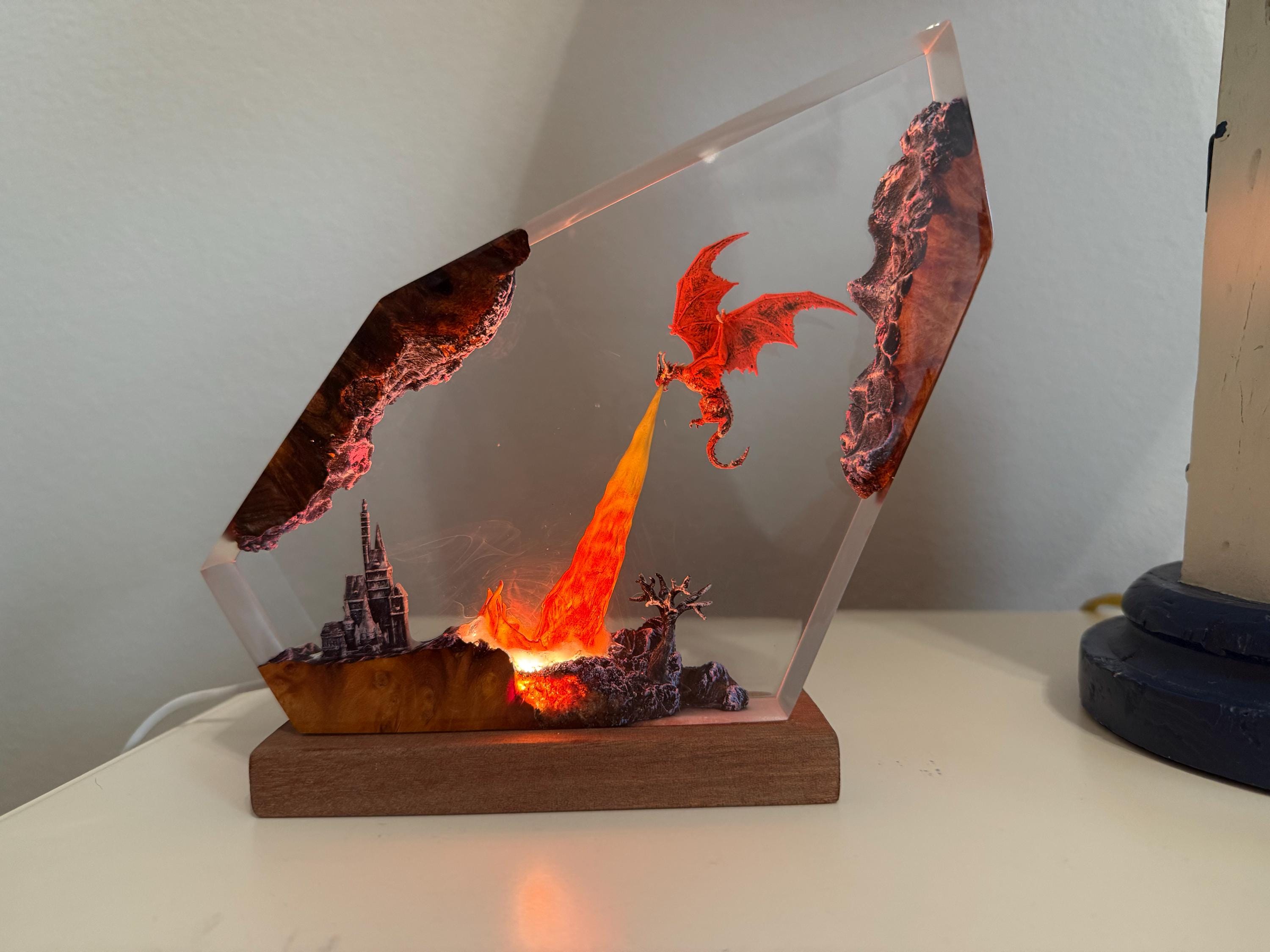 Fire breath dragon resin lamp, resin art, dragon art,dragon statue,table lamp,gift for him, gaming decoration, dragon lamp as Halloween gift