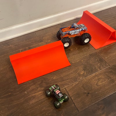 1/24th Ramp Bumpy Terrain Monster Truck Crawler Scale Works as Display ...