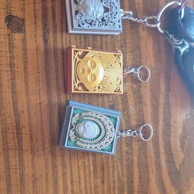 NieR 小物 Nier Grimoire Minis (keychain, Figure & Magnet) - Etsy