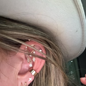 Silver Dangling, Chain CZ Studs, Minimalist Stud, CZ Helix Piercing, Chandelier Piercing, Delicate Jewelry, GeometricPiercing, Gift for Her