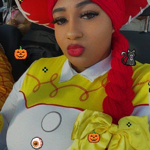 Shakira added a photo of their purchase