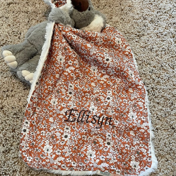 Peluche Luxe Faux Fur Baby Blanket – Super Soft Swaddling & Cuddle Blanket For Newborns (Oatmeal Heather, 29x36")