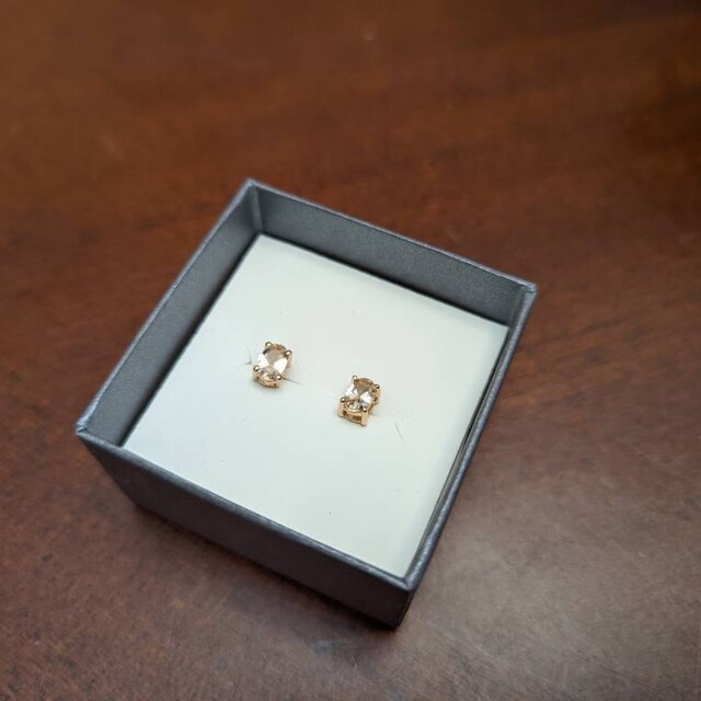 Orecchini a bottone con alone di morganite / Orecchini con