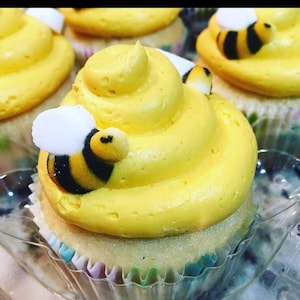 Bumble Bee Sugars Little Yellow Sugar Bee Cake Toppers, Edible Bumble Bee  Cupcake Decorations, Yellow Honey Bee Cake Cake Decorations 