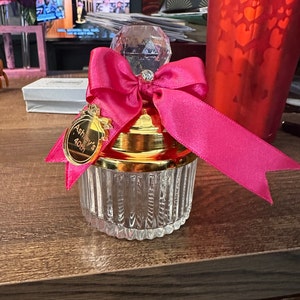 Alisa added a photo of their purchase