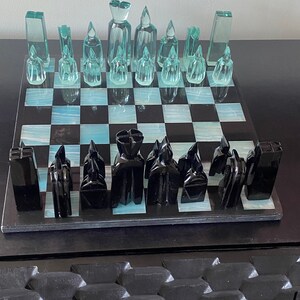 大型チェス 13.77” x 13.77”、黒と青の黒曜石チェスセット、大理石