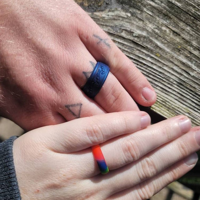 Silicone Wedding Bands For Couples Groove Life Silicone Wedding