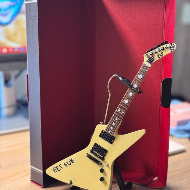 Metallica Collectible James Hetfield ESP MX-220 Eet Fuk Guitar
