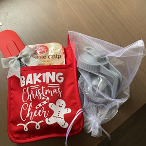 Keusn Christmas Pot Rack Baking Kit Christmas Pot Holder Baking Kit Christmas Oven Mitts Ornament Printed Oven Gloves Kitchen Cooking Baking Gift for