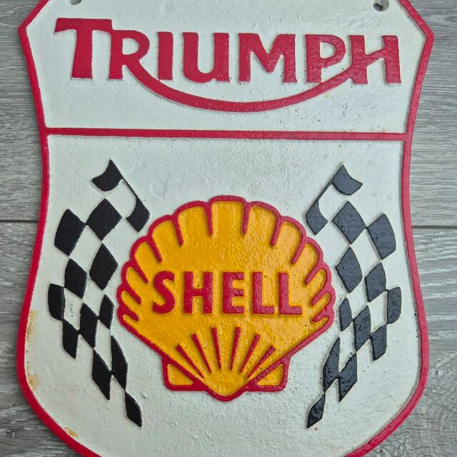 TRIUMPH SHELL 鋳鉄製　 サインプレート　アンティーク Cast Iron Triumph Shell Metal Sign Wall Plaque Garage Vintage Sign