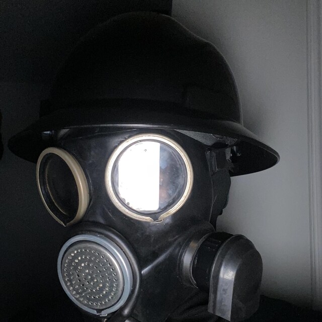 ソ連製ガスマスクGP-7。黒ゴム製。新品。ホース付きバッグ、フィルター