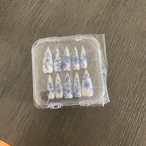 Mariah added a photo of their purchase