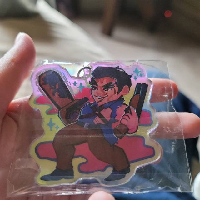 Evil Dead ASH WILLIAMS - 2.5 iridescent acrylic keychain – GLITCHBAT