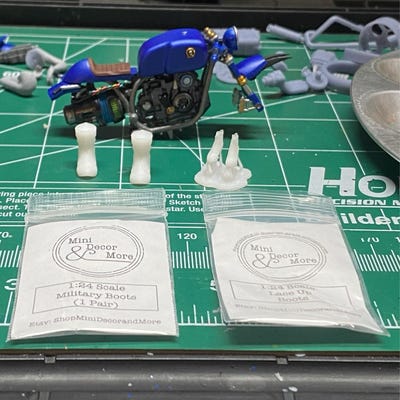 Make It RC 1/24 Scale Rolling Shop Stool (Set of 2