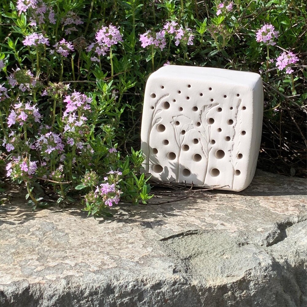 Bienenstein mittelgroß aus gebranntem Ton, Bienenhotel, Insektenhotel, Nisthilfe Wildbienen, Insektenhaus, Bienenhaus, Garten Keramik