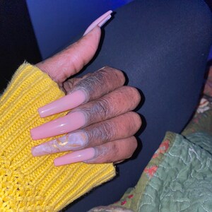 nails