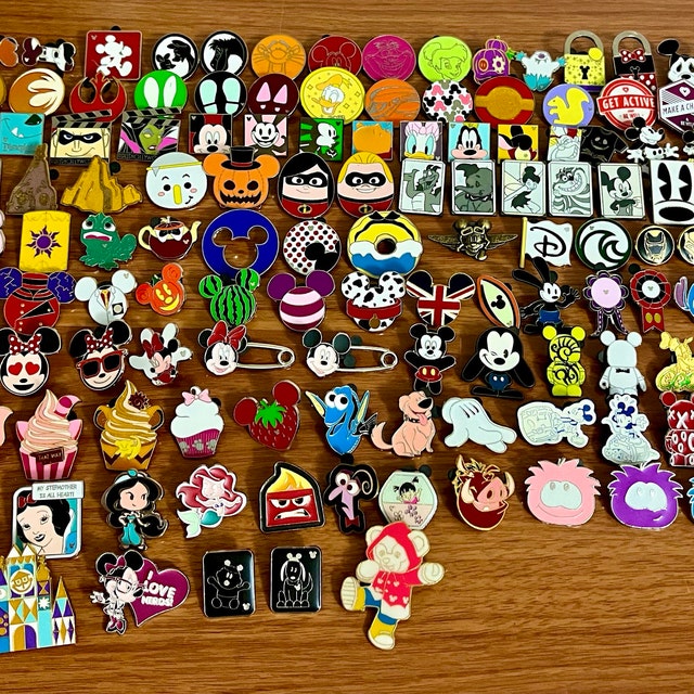 DISNEY TRADING PINS 100 No Doubles Pin Lot