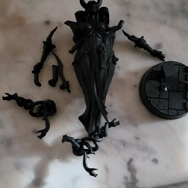 Resin Hecate Altar Statue main image 1