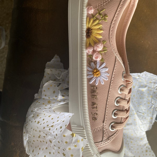 Vintage Women Flats Canvas Embroidery Shoes