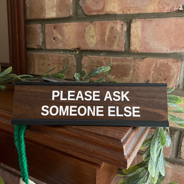 "I Speak Fluent Sarcasm" Wood Desk Sign - Funny Office Gag Gift For Coworkers