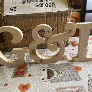 Lettera in legno da tavolo, autoportante, in legno rustico, per