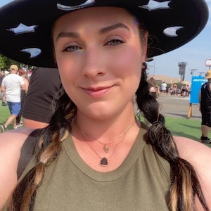 Kaitlyn added a photo of their purchase