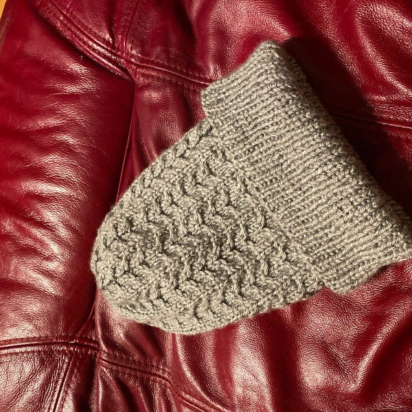KNITTING PATTERN ⨯ Cable Knit Beanie, Slouchy Hat ⨯ Cable Knit Hat ...