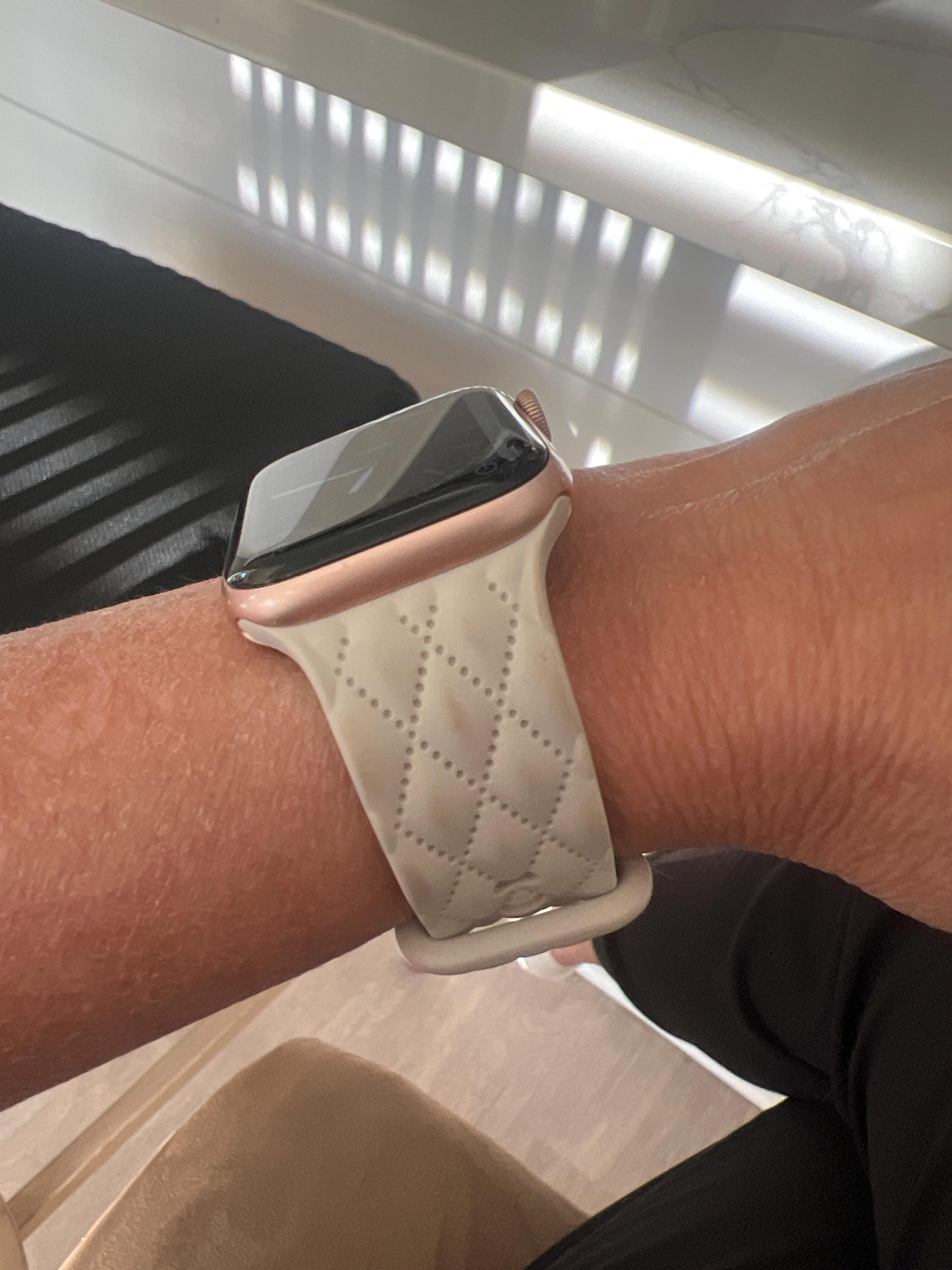 Summer Silicone Watch Band For Apple Watch 38mm 40mm 41mm 42mm 44mm 45mm 49mm, Replacement iWatch Band Strap Series 9 8 7 6 Ultra B37