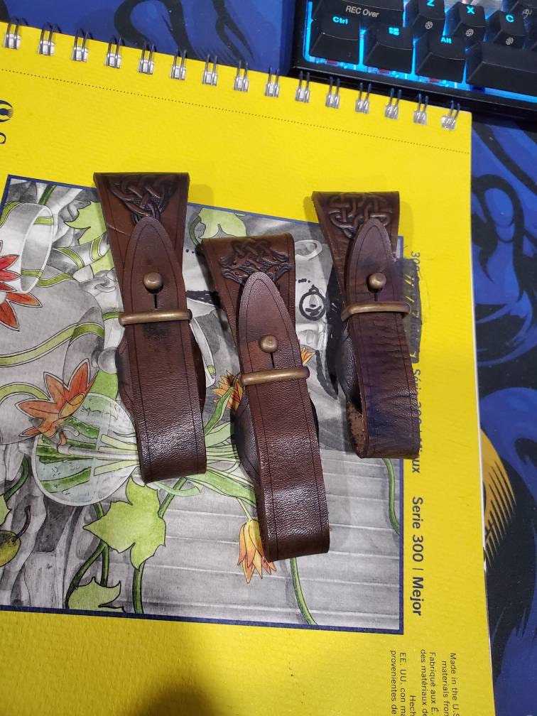 Leather Mug holder, tankard strap for belt, key ring holder, renaissance faire belt accesory, medieval viking celtic cosplay costume LARP