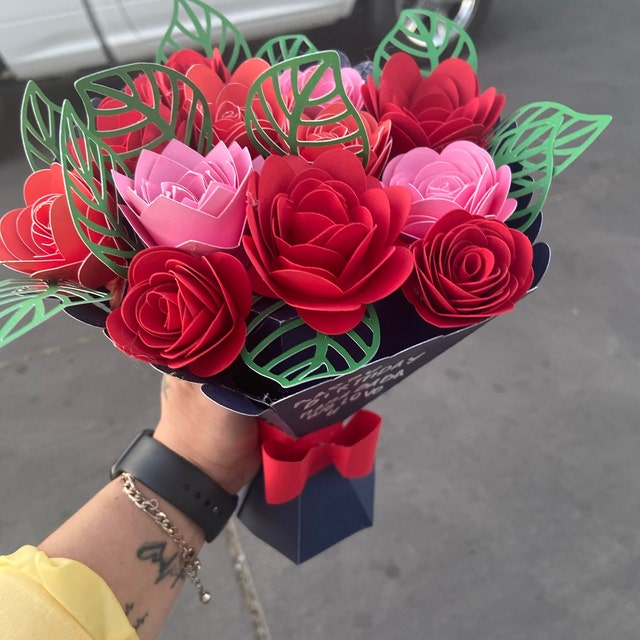 Plantilla GRATIS de Ramo de flores de papel – DIY. Regalo de San Valentín:  Bouquet de rosas – Studywithart