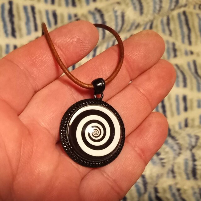 HYPNOTIZE★韓国★人気★BALL CONNECTING PIERCING NECKLACE Twilight Zone Necklace - Hypnotic Spiral Glass Jet Black