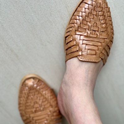 huaraches tan