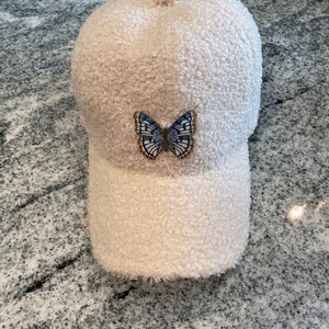 Festive Gingerbread Man In Santa Vest Embroidery Design · Creative Fabrica - Foto 11