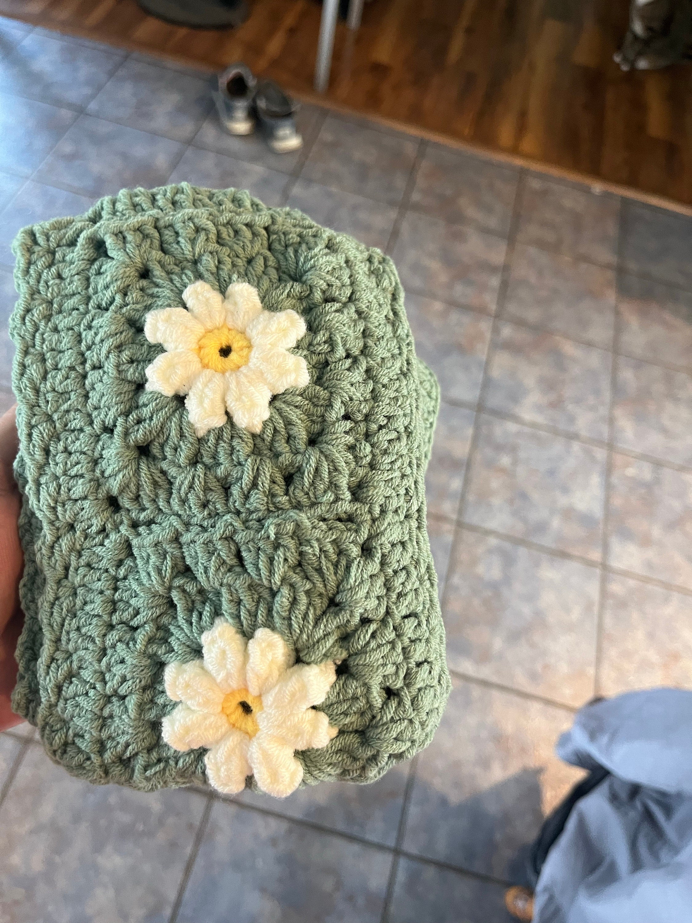 Handgemachte gehäkelte Lenkradhülle für Frauen, süße Daisy Blumen Sicherheitsgurthülle, Auto Interieur Accessoires Dekoration
