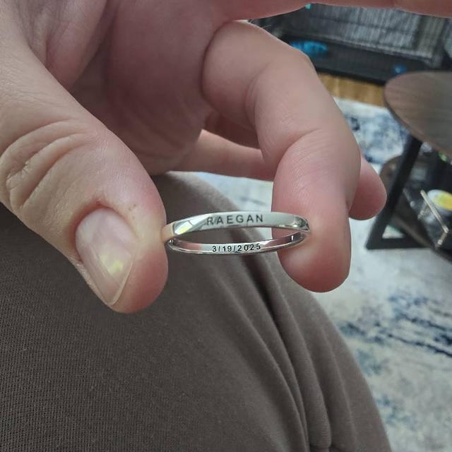 【Grace Personalized】RAYLAリング Dainty Stacking Name Ring by Grace Personalized - Custom