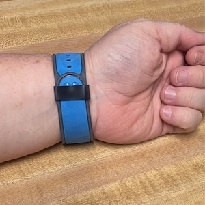  Magic Band Locks Protect your Magicband (includes 2.0) Color,  Size, & Quantity Choice (Adult Light Blue) : Sports & Outdoors