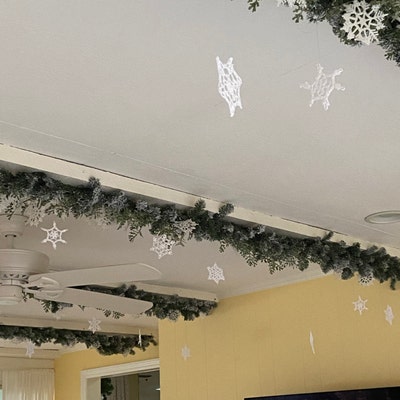 Set Starched Hand Crochet White Christmas Snowflakes Motifs Doilies