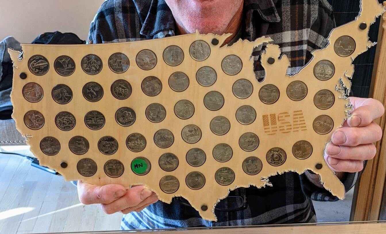 The US 50 State Quarter coin holder (for 50 or 56 coins), Wooden Map Display