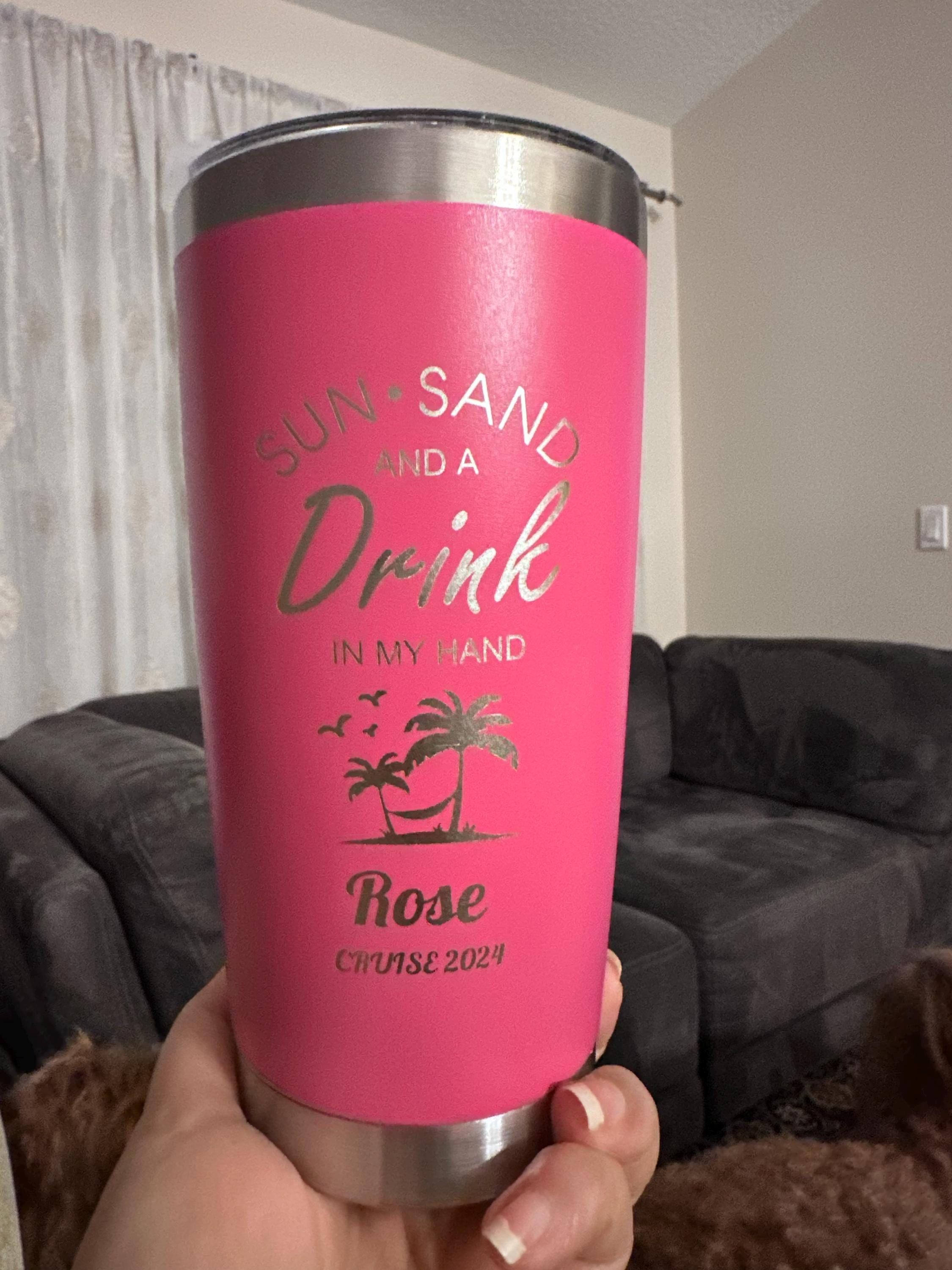 Personalisierter 20 oz Becher, Reisebecher mit individuellem Namen, Becher mit Lasergravur, Wasserbecher aus Edelstahl, Brautjungfernbecher, Isolierbecher