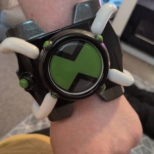 Omnitrix - ベン10 クラシック ポップアップウォッチ レプリカ