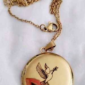 Dee added a photo of their purchase